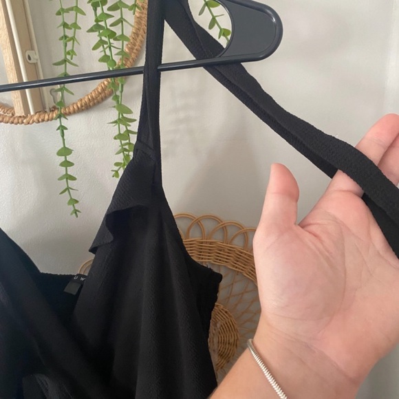 Elegant Black Jumpsuit - Picture 8 of 9